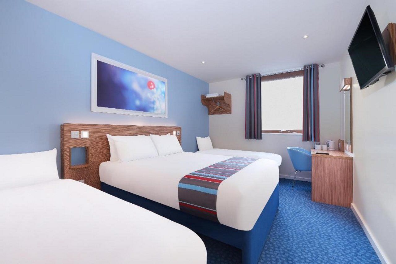 Travelodge Cardiff Central Queen Street Экстерьер фото
