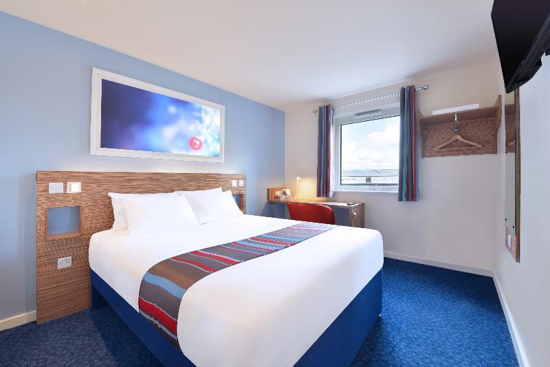 Travelodge Cardiff Central Queen Street Экстерьер фото